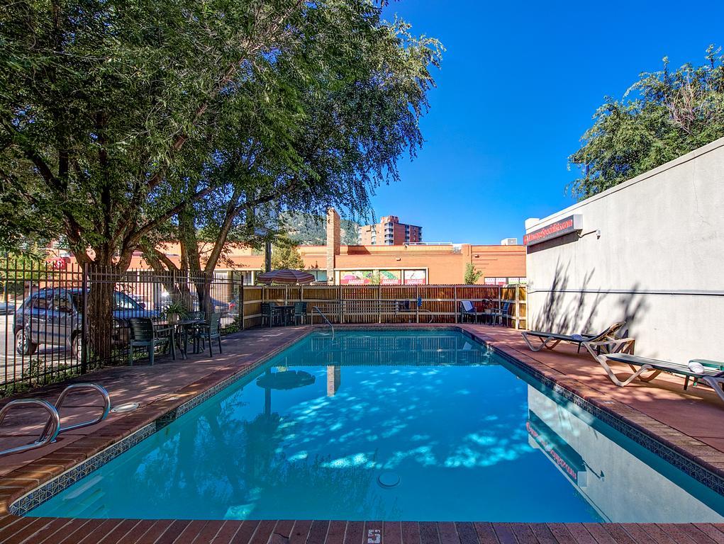 Boulder University Inn מראה חיצוני תמונה